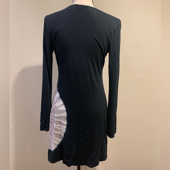 Michelle Jonas Travelwear Soft Jersey Knit Black and White Tie Dye Dress - Picture 2 of 8